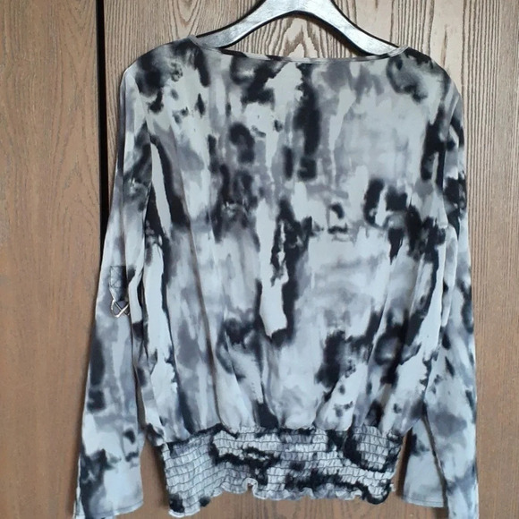 Micheal Kors | Abstract Print Blouse (L) - Picture 6 of 6